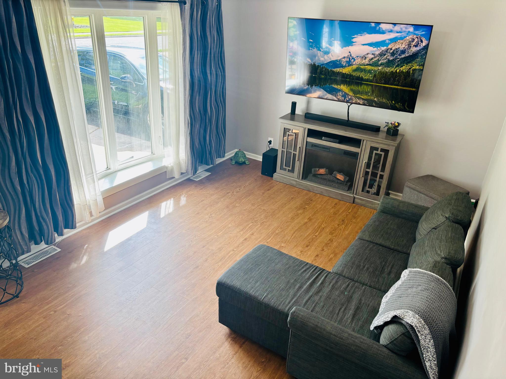 WARMINSTER VIL - Residential