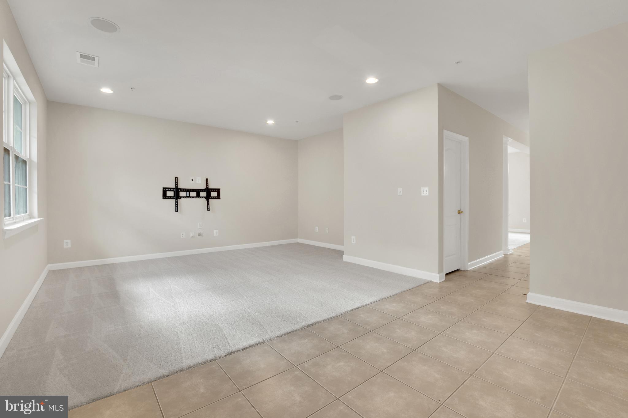 638 SPECTATOR AVENUE