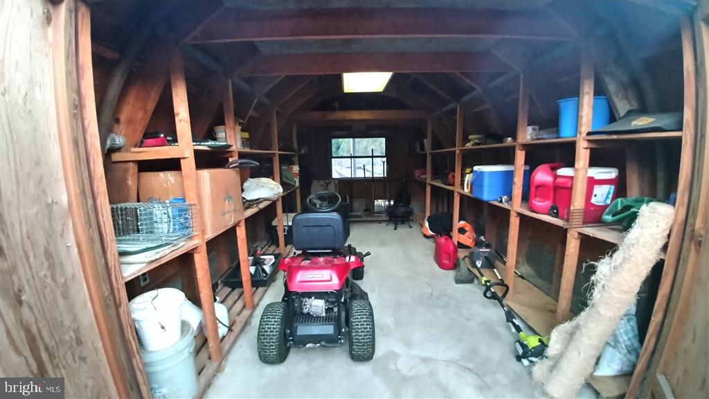 LYN GOLD MANOR - Residential