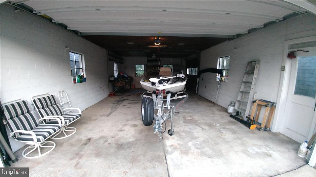 LYN GOLD MANOR - Residential