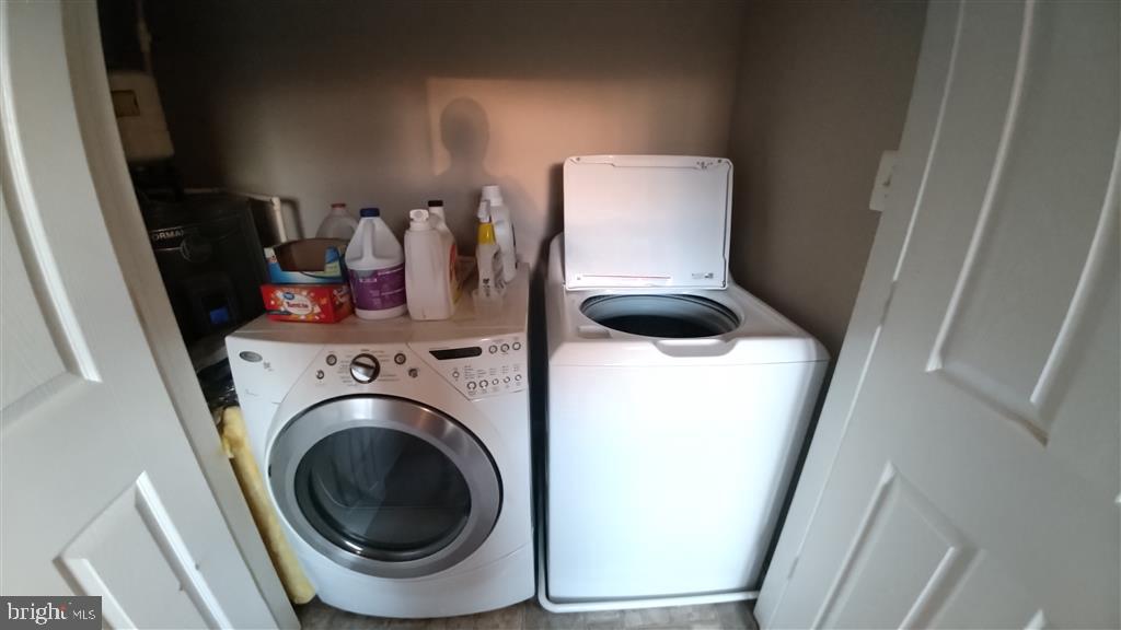 LYN GOLD MANOR - Residential