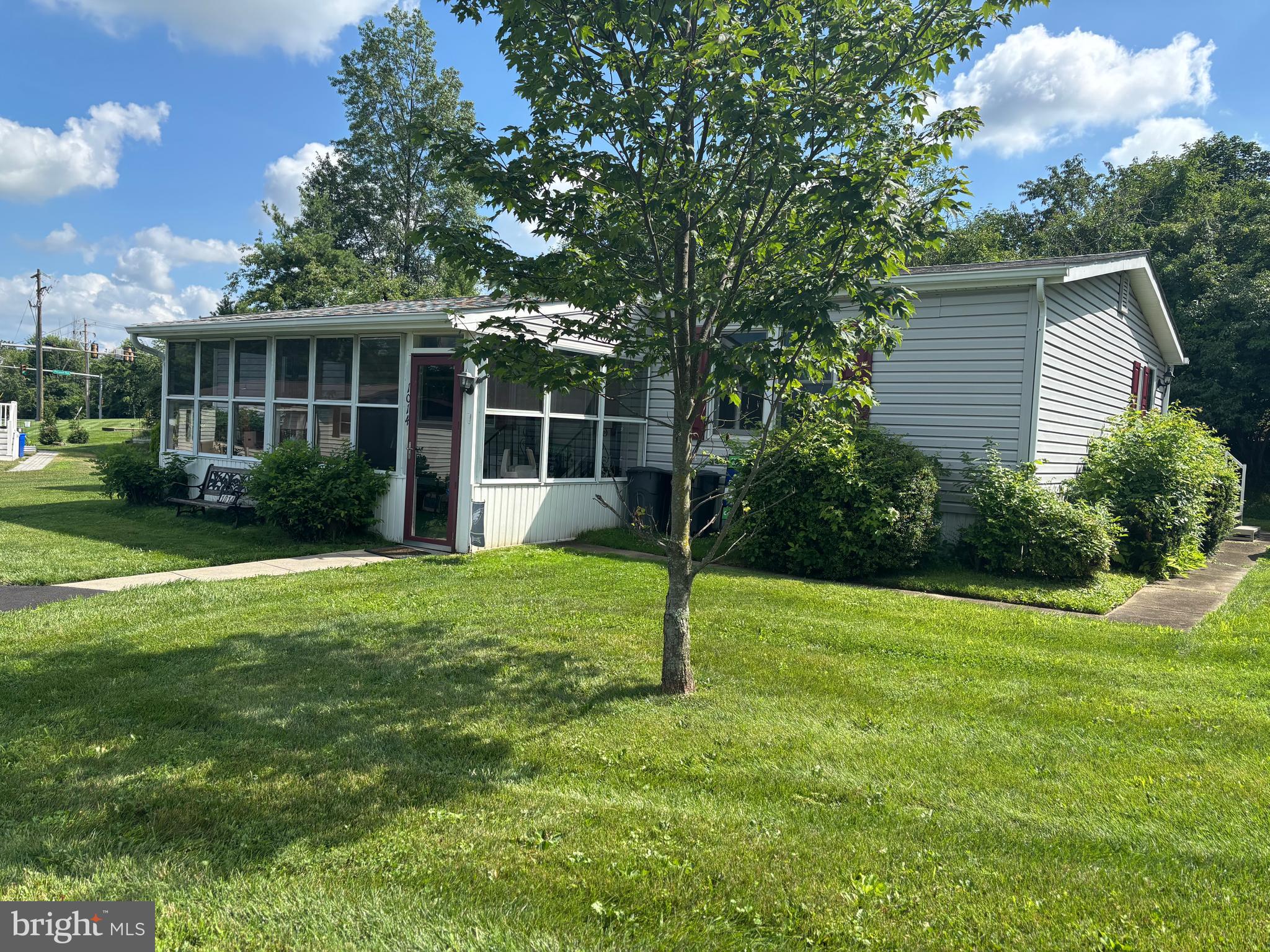 1014 CHERRYWOOD COURT