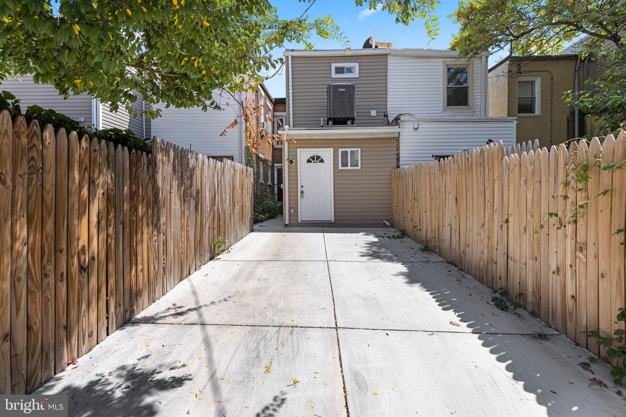 BUTCHERS HILL - Residential