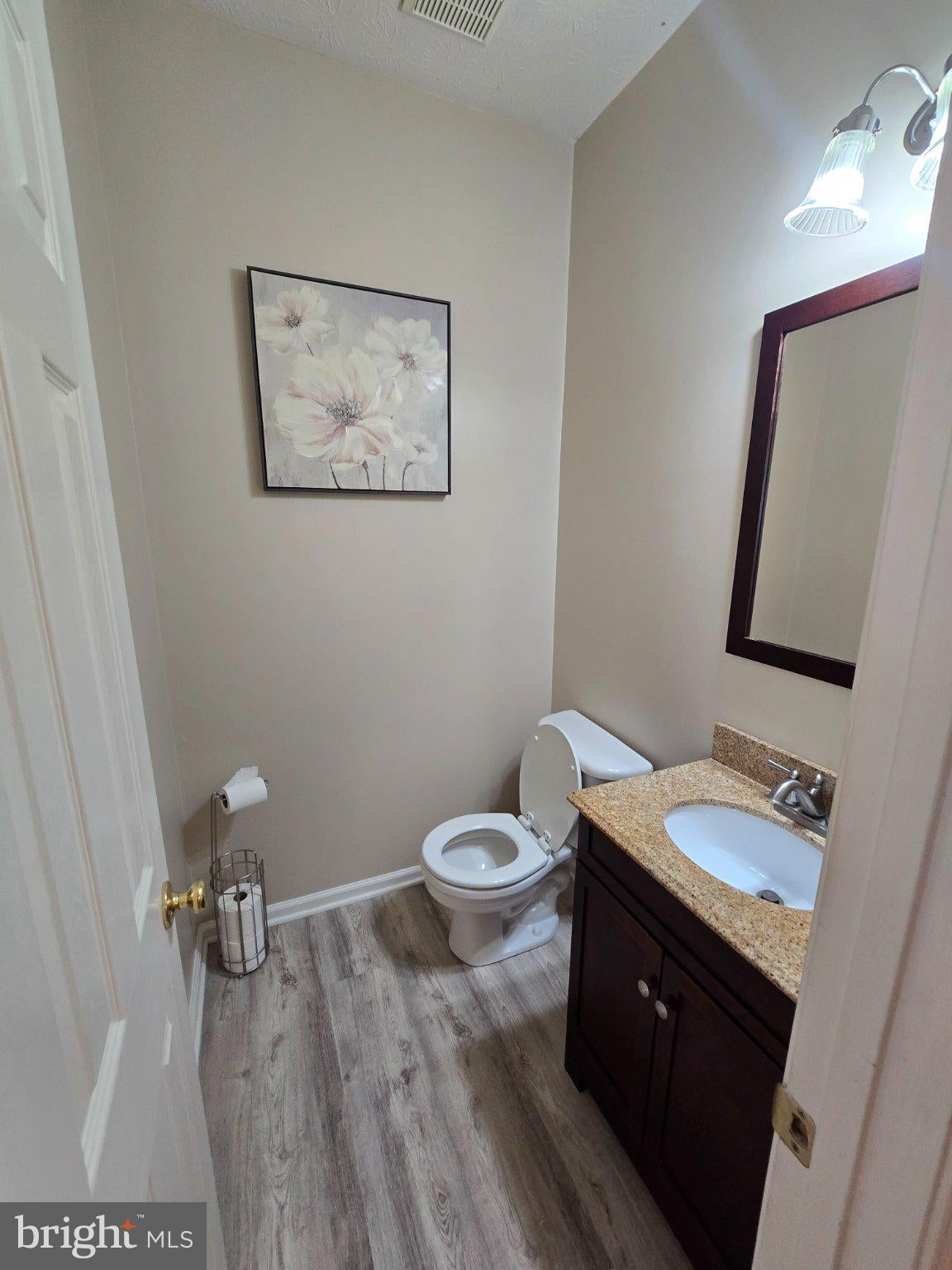 24 HALLSDALE COURT