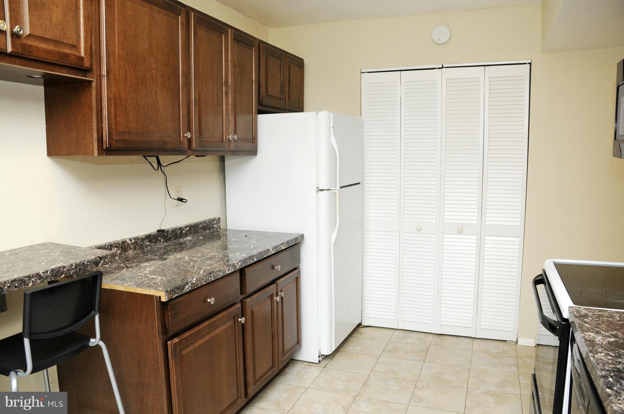 CLARY'S FOREST - Residential Lease