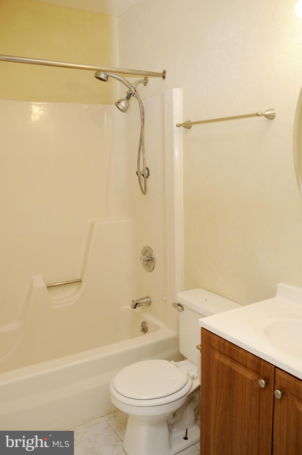 CLARY'S FOREST - Residential Lease