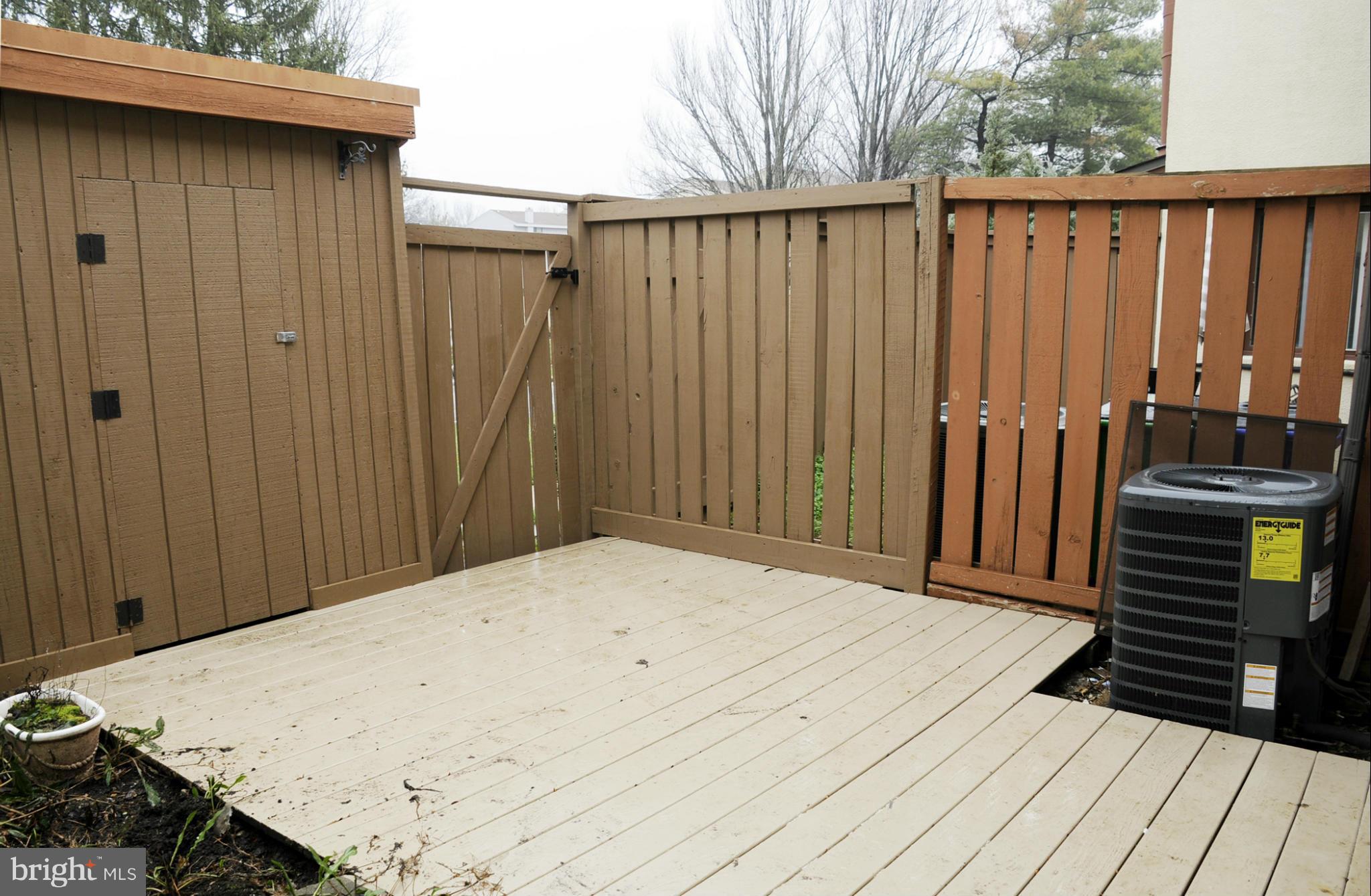 CLARY'S FOREST - Residential Lease