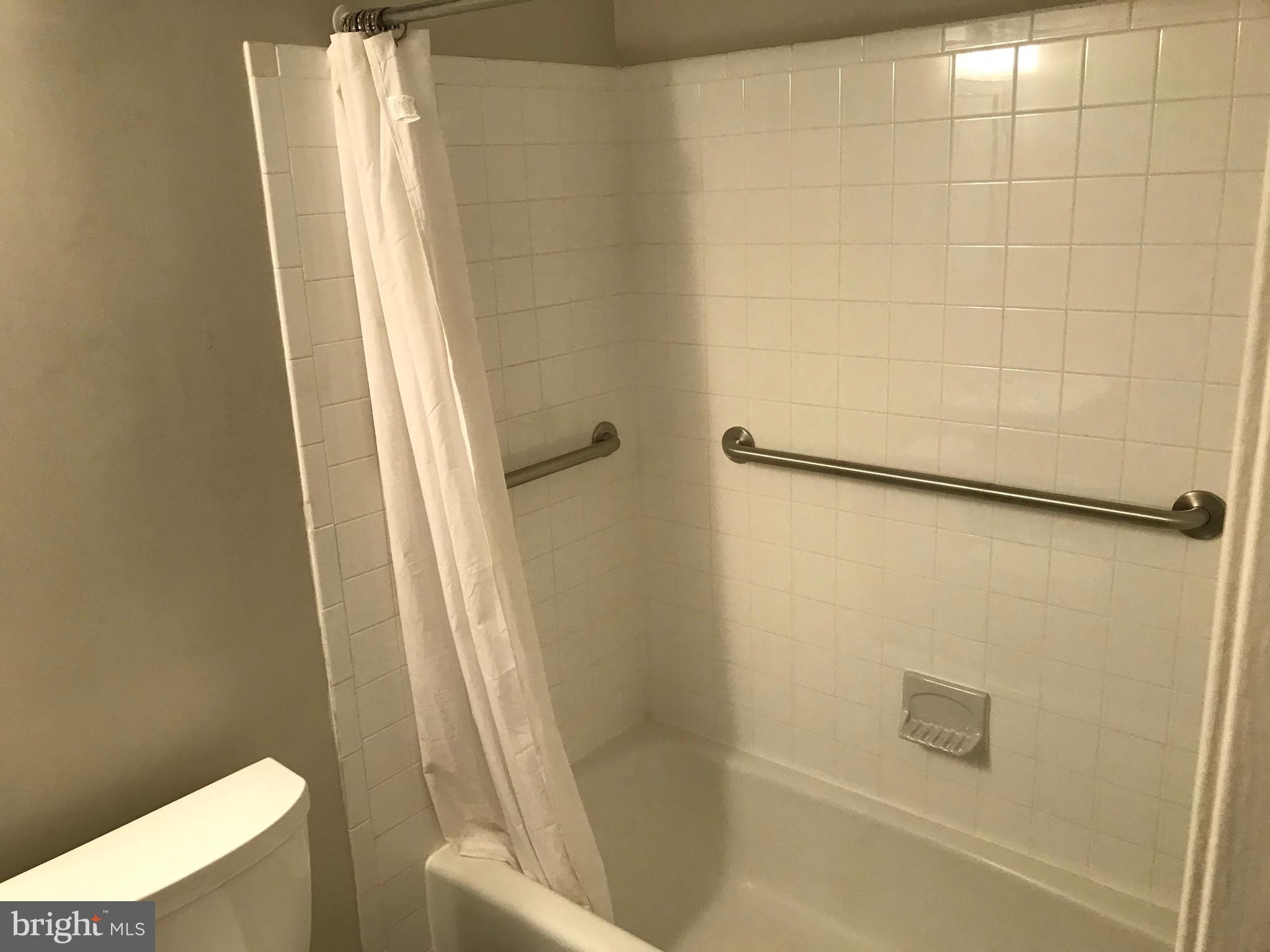 FRENCHMANS CREEK - Residential Lease