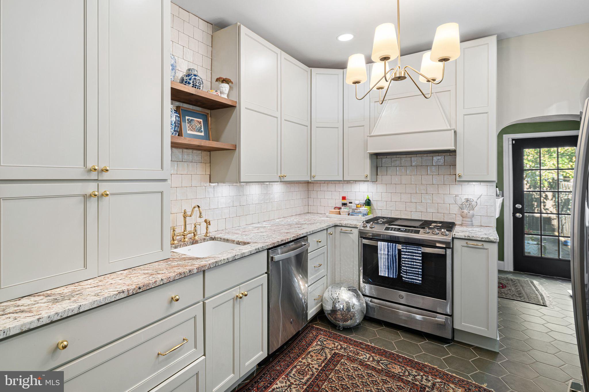 PORT RICHMOND - Residential