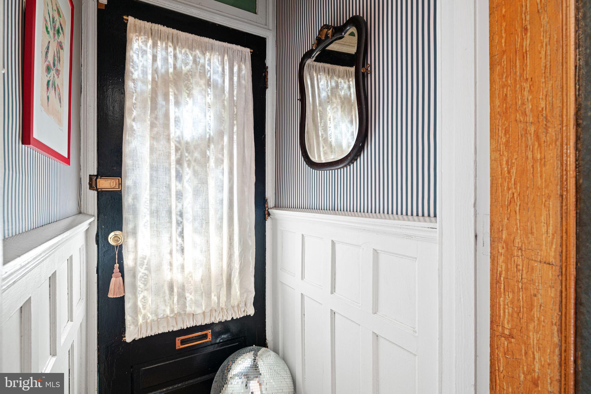 3172 ARAMINGO AVENUE