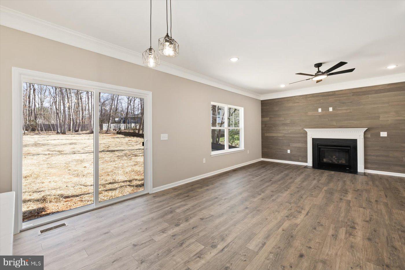 LAKE WILDERNESS - Residential