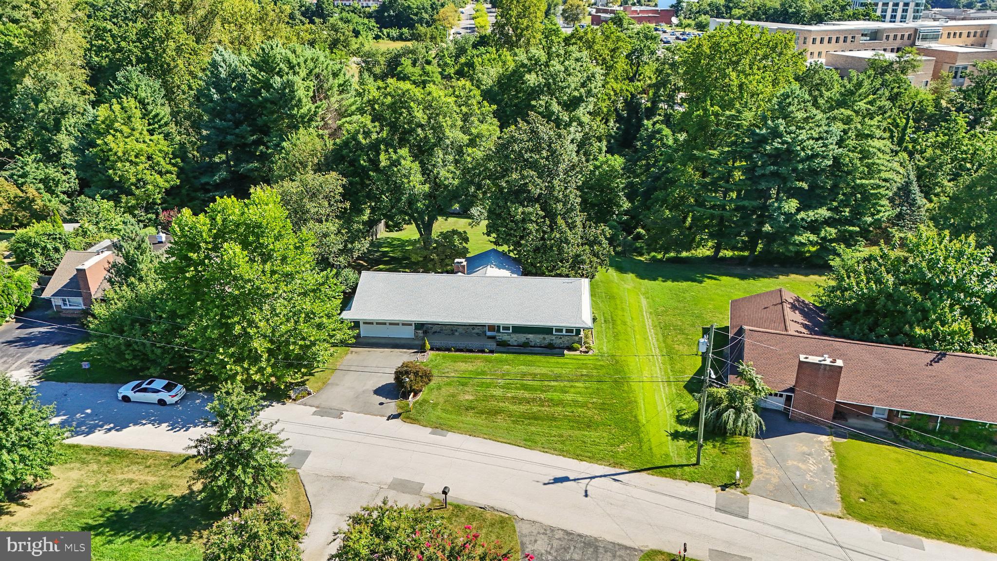 919 RAMBLING DRIVE