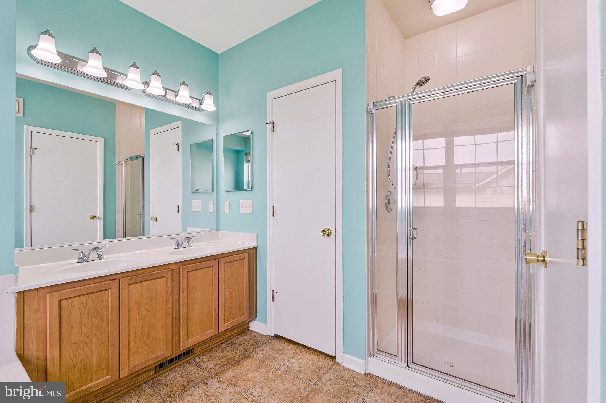 LANSDOWNE TOWN CENTER CONDOS - Residential