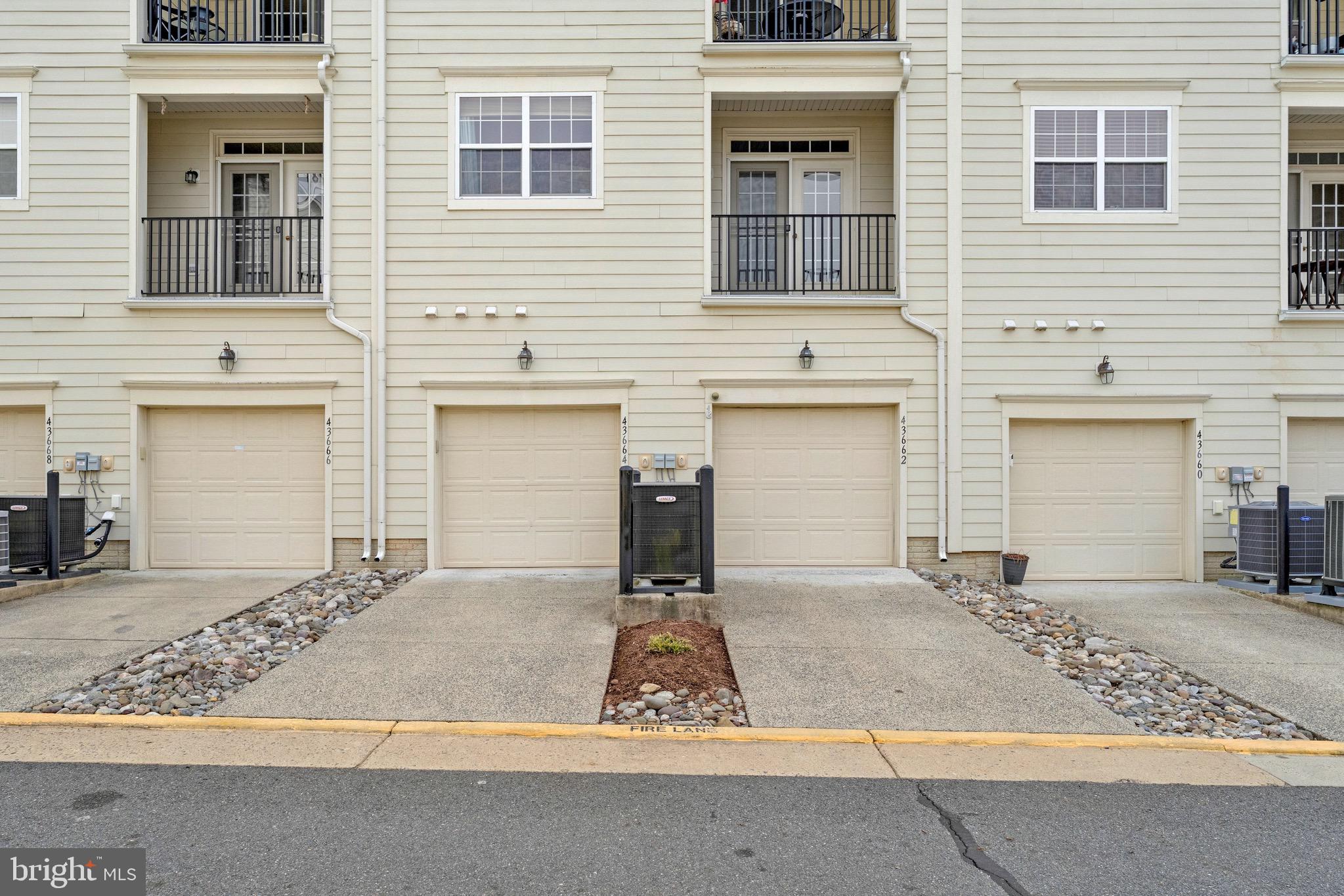 LANSDOWNE TOWN CENTER CONDOS - Residential