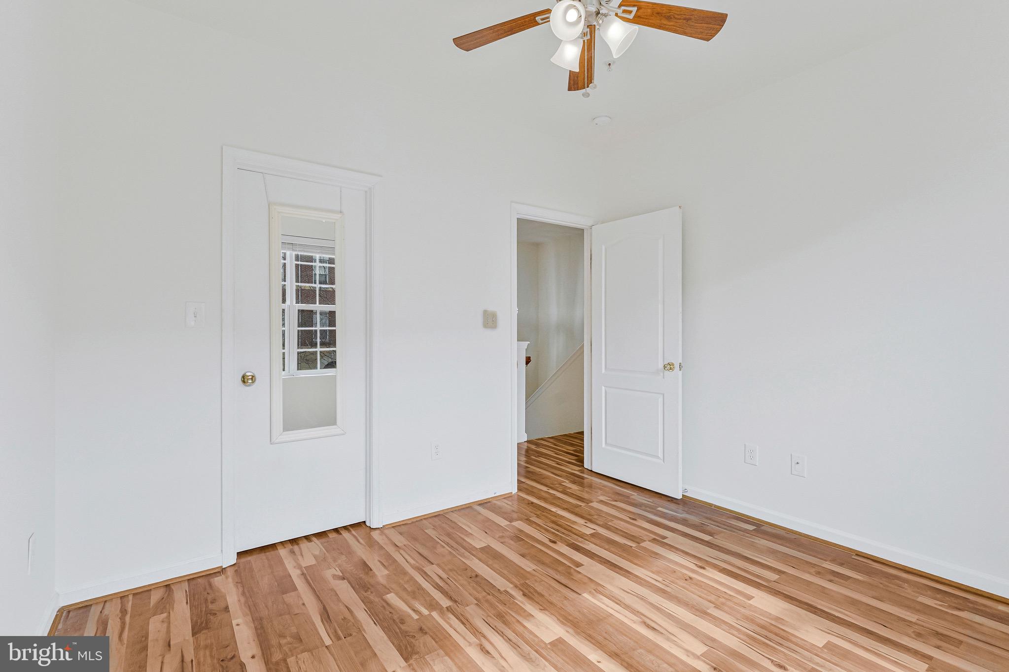LANSDOWNE TOWN CENTER CONDOS - Residential