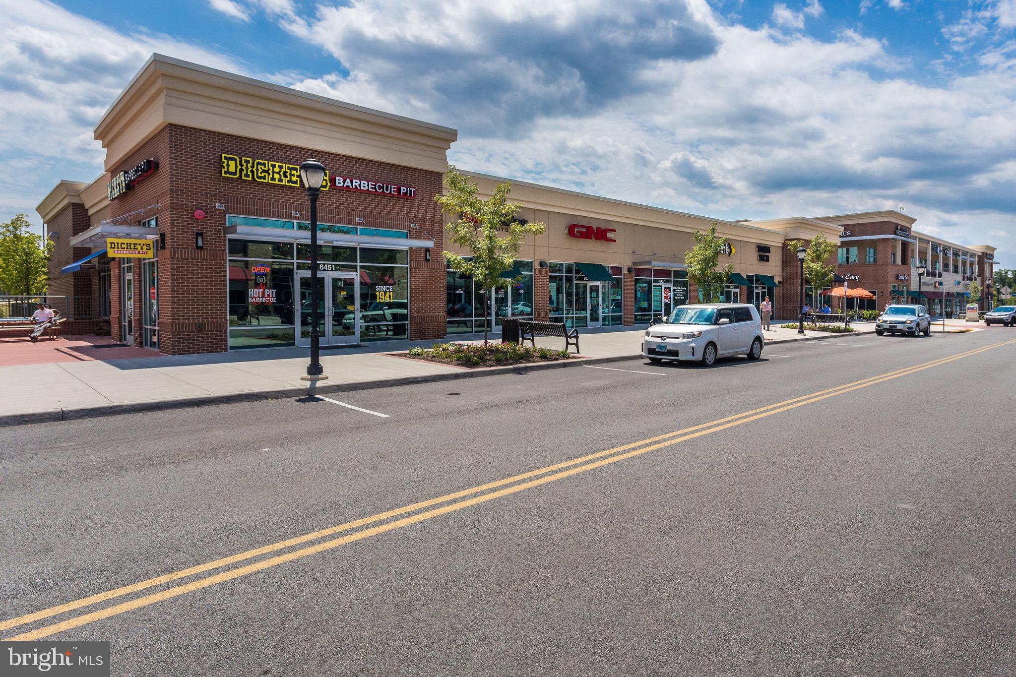 LANSDOWNE TOWN CENTER CONDOS - Residential