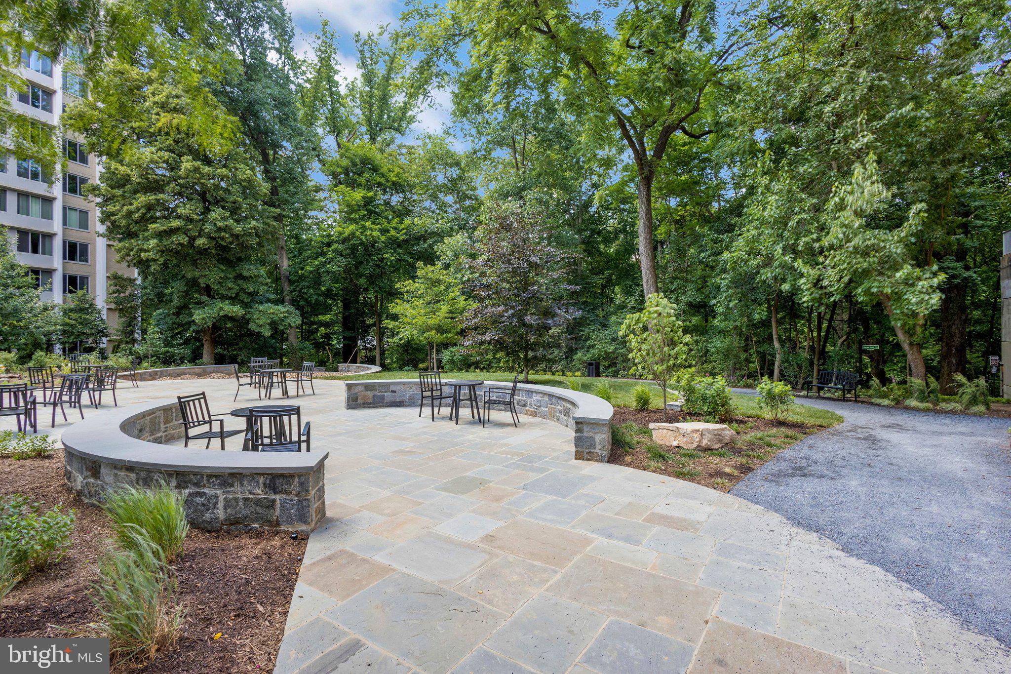 THE ELIZABETH - Residential