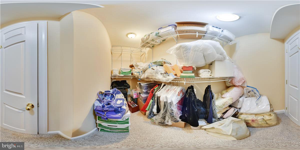 BELMONT COUNTRY CLUB - Residential