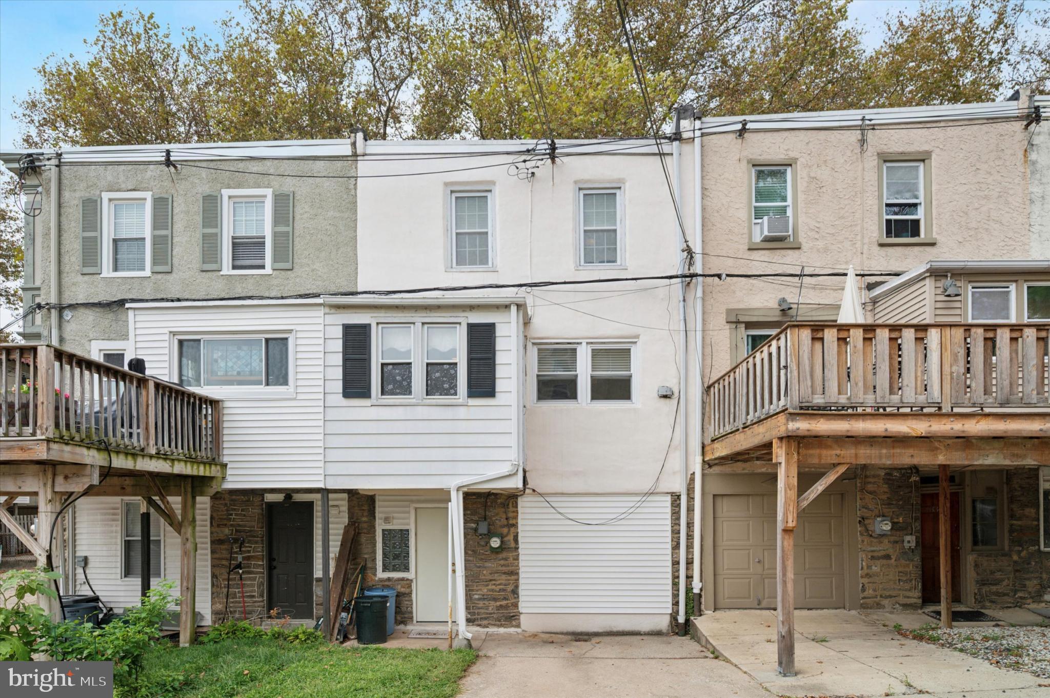 EAST FALLS - Residential