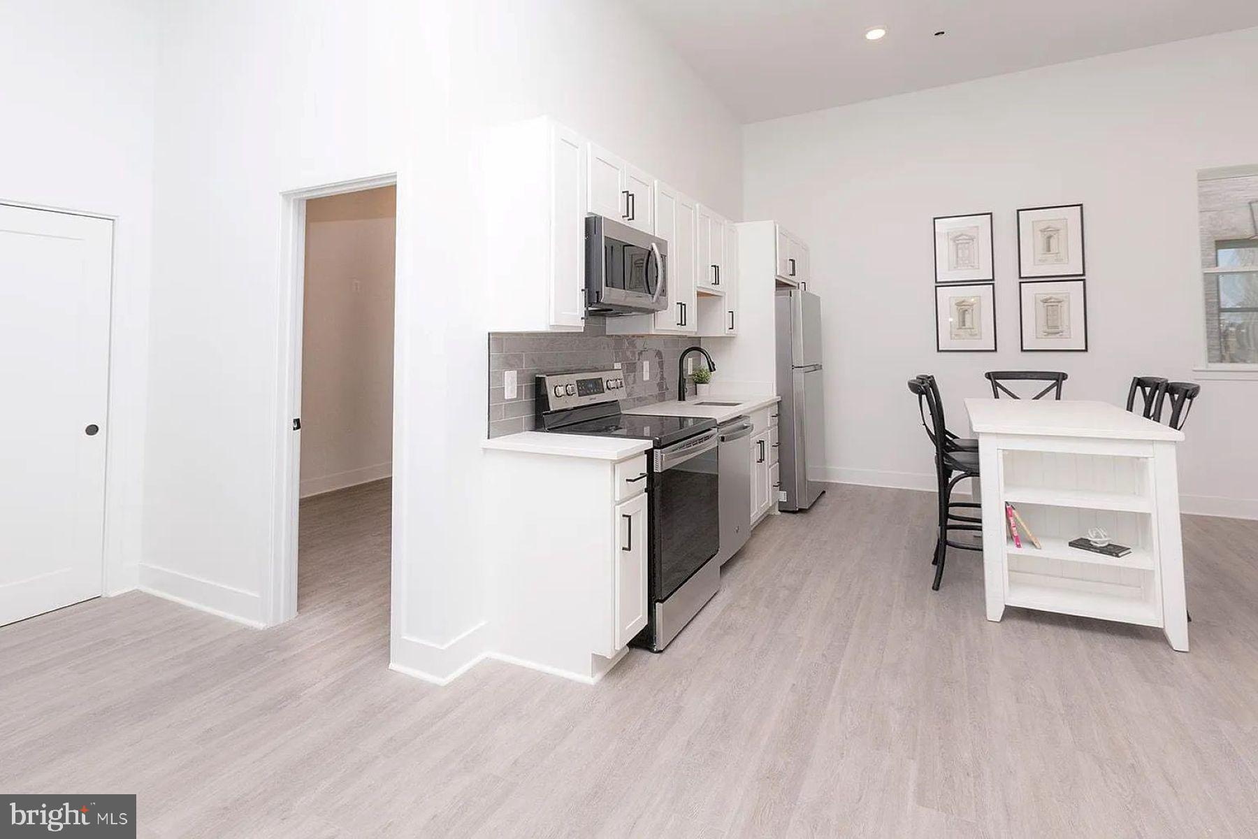 MOUNT VERNON PLACE HISTORIC DISTRICT - Residential Lease