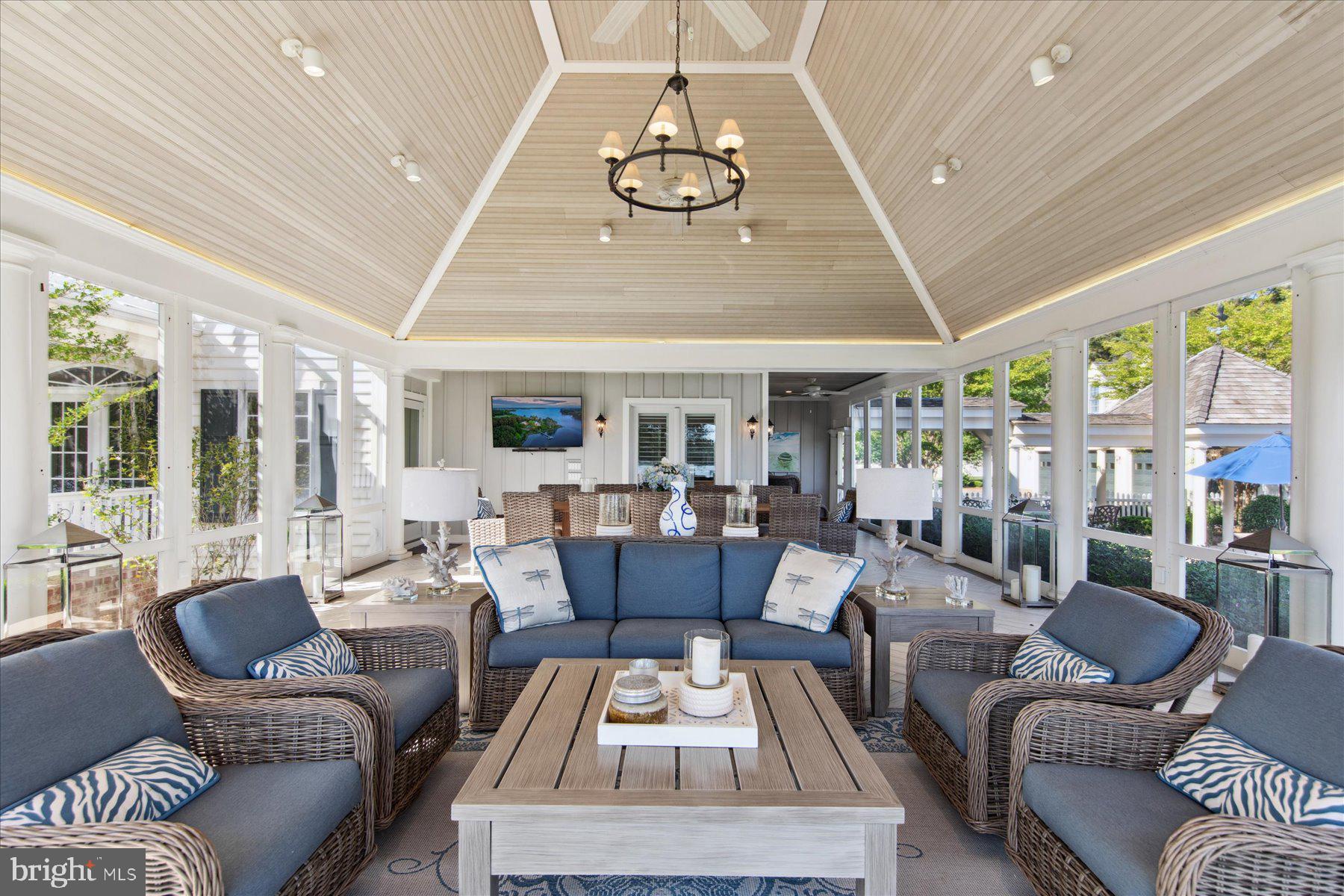 ROYAL OAK - Residential