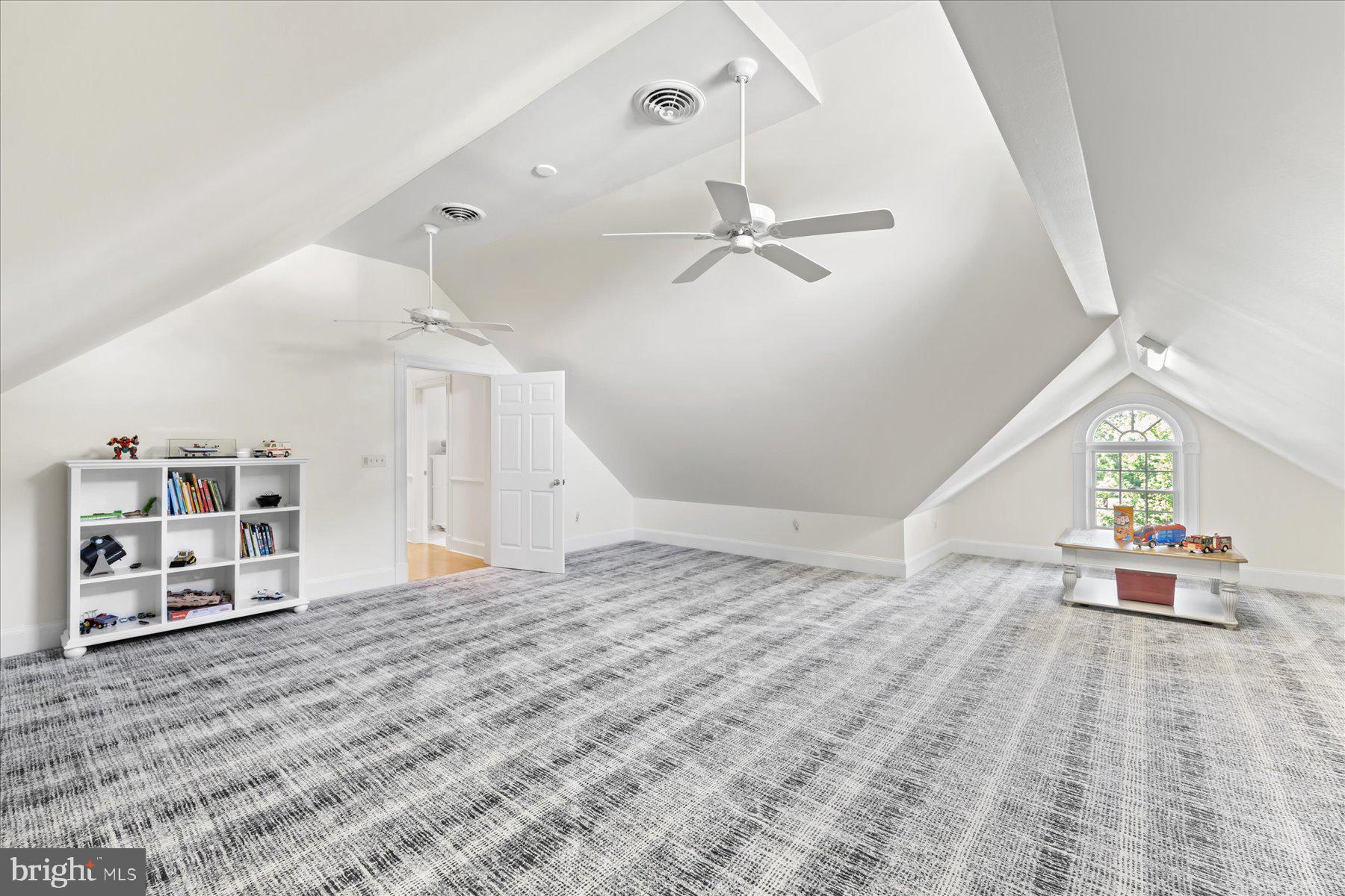 ROYAL OAK - Residential