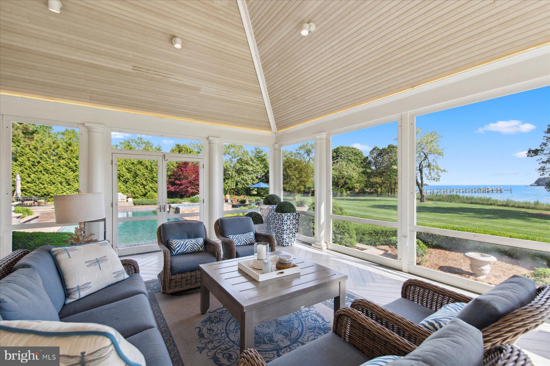 ROYAL OAK - Residential