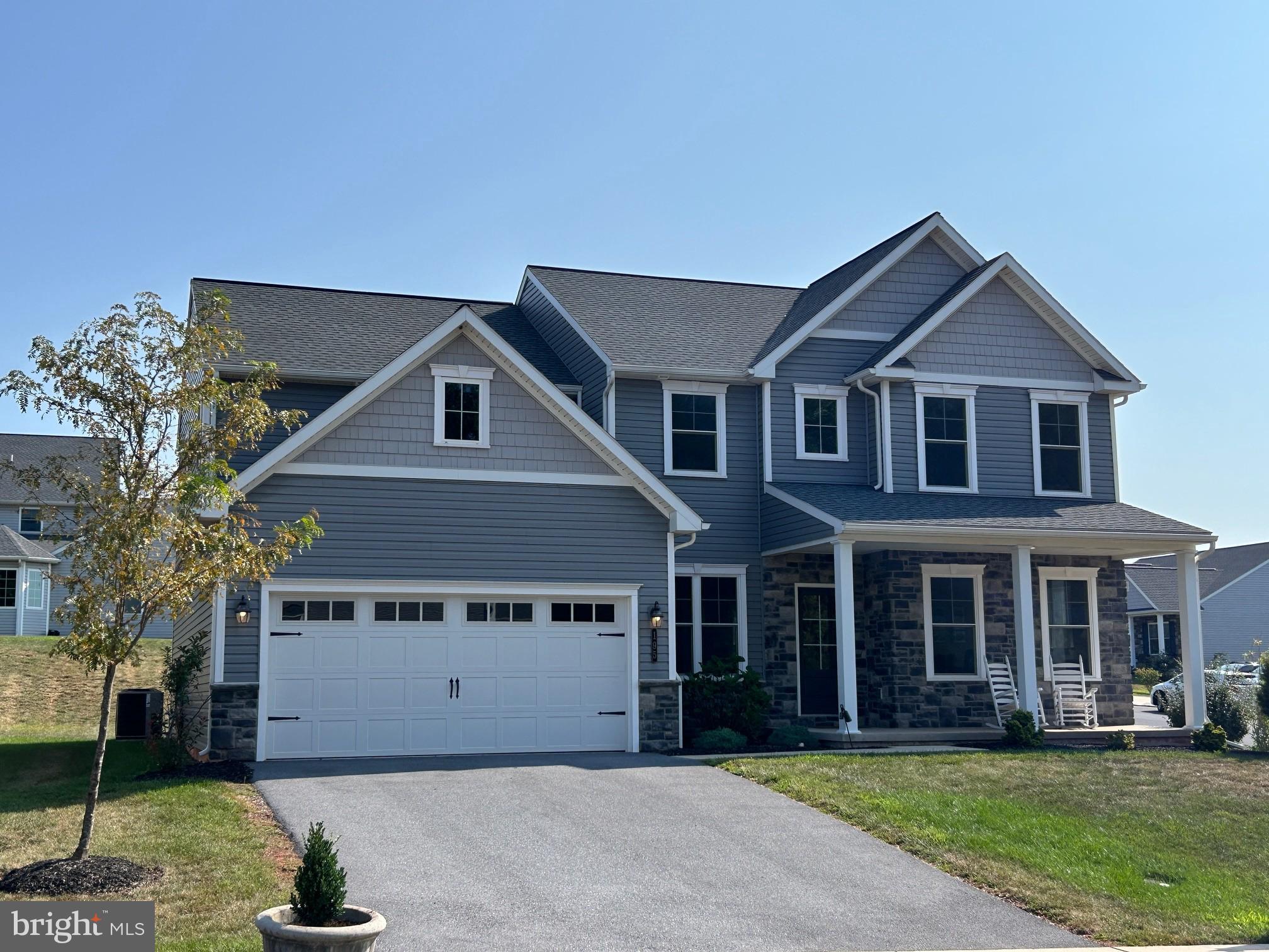 WOODLAND HILLS - Residential