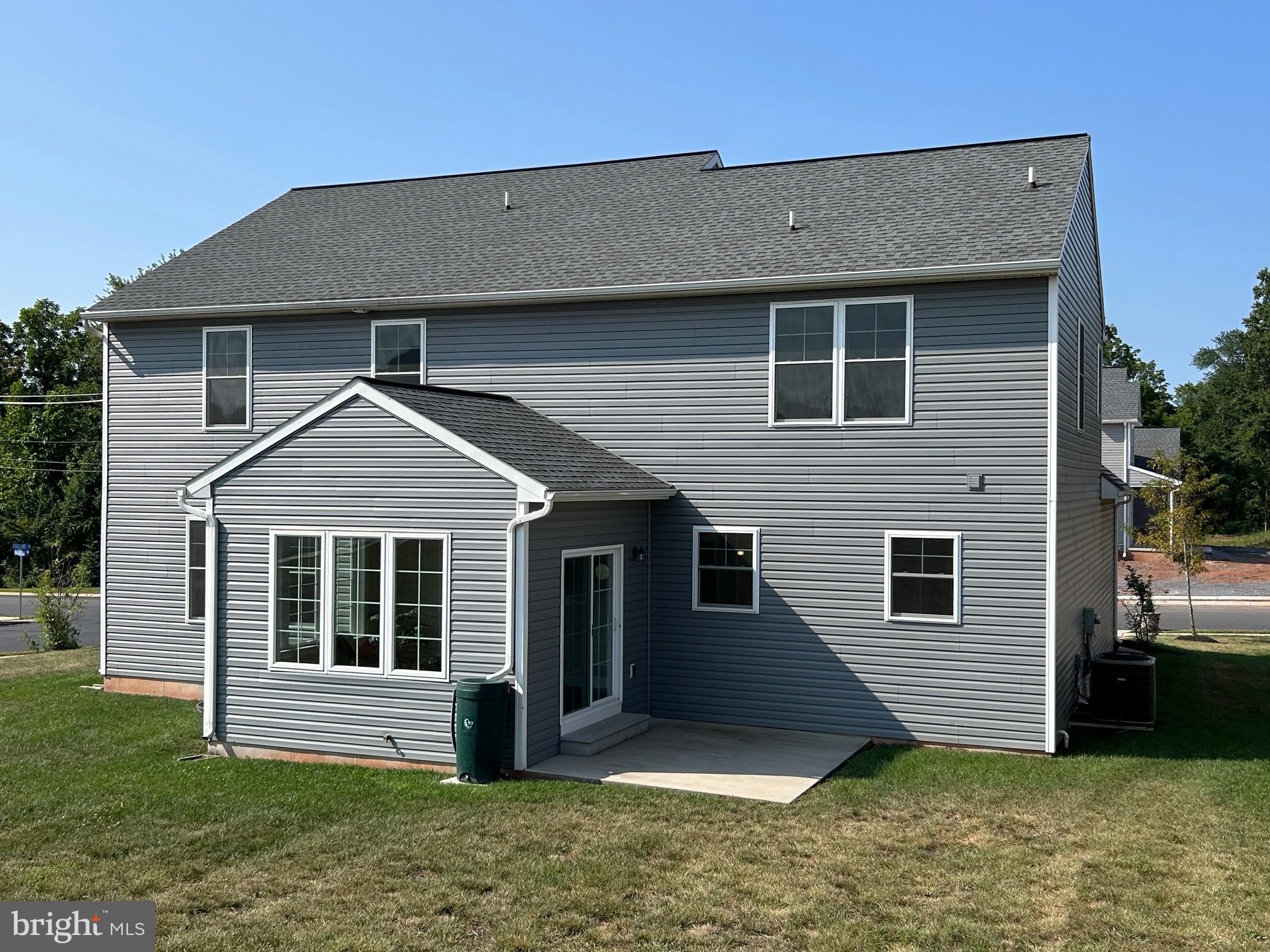 WOODLAND HILLS - Residential