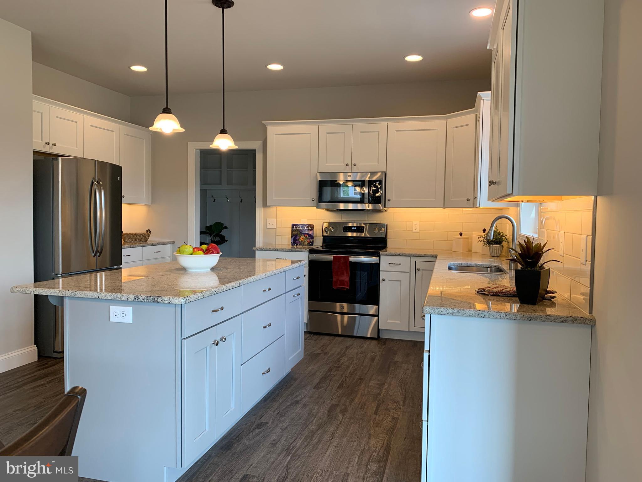 WOODLAND HILLS - Residential