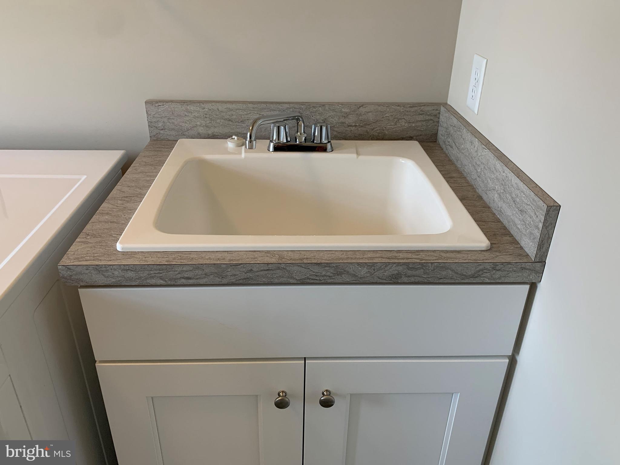 WOODLAND HILLS - Residential