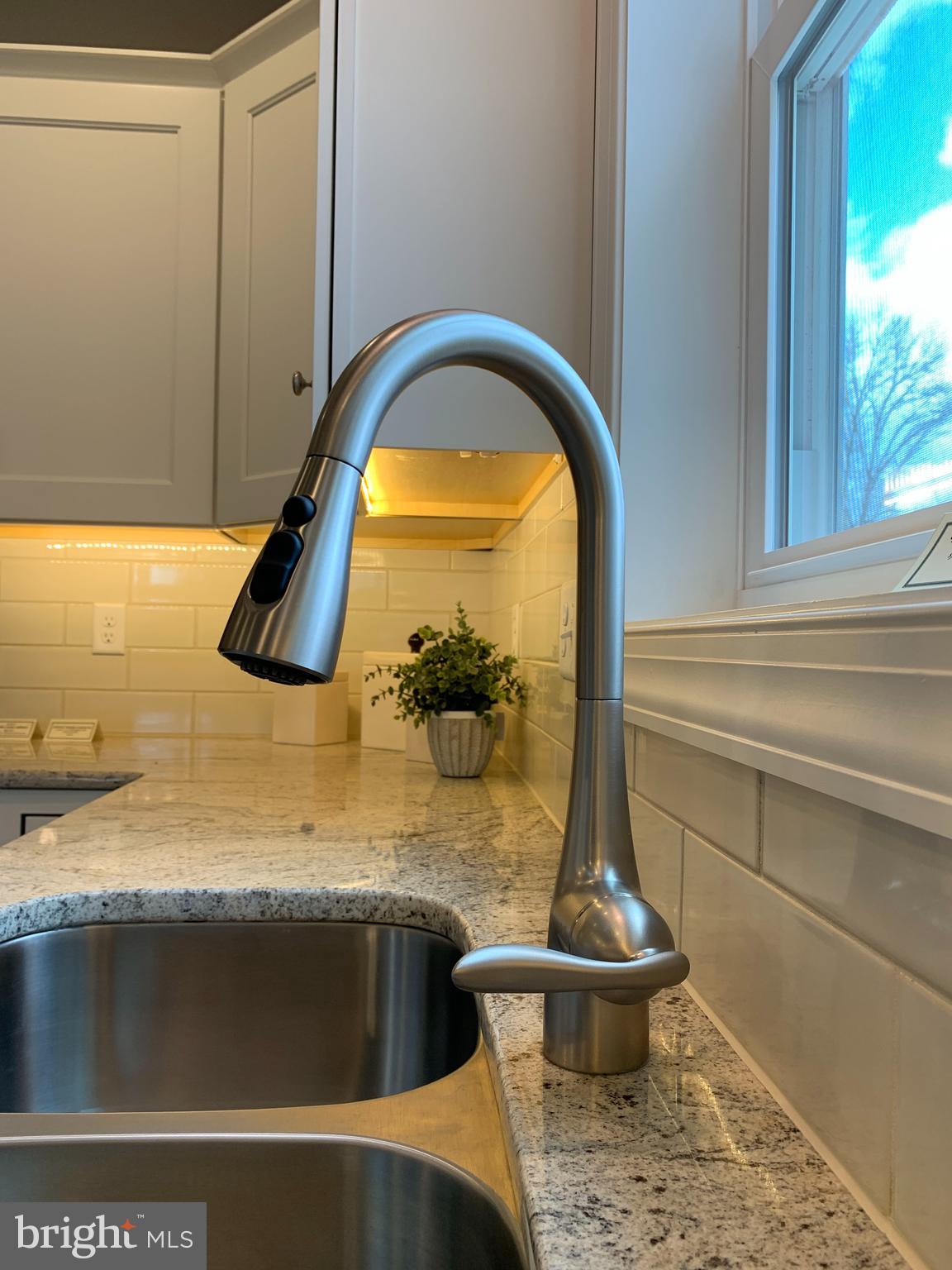 WOODLAND HILLS - Residential