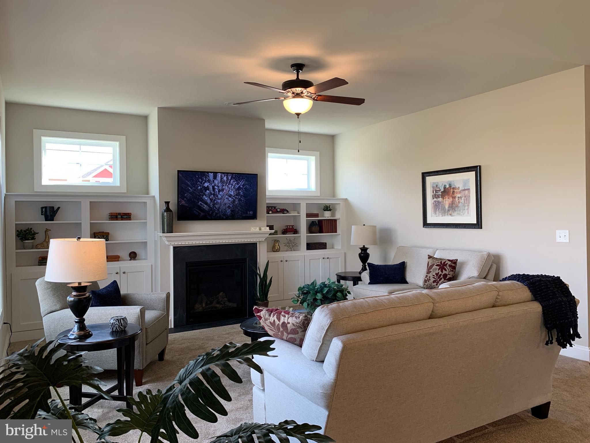 WOODLAND HILLS - Residential