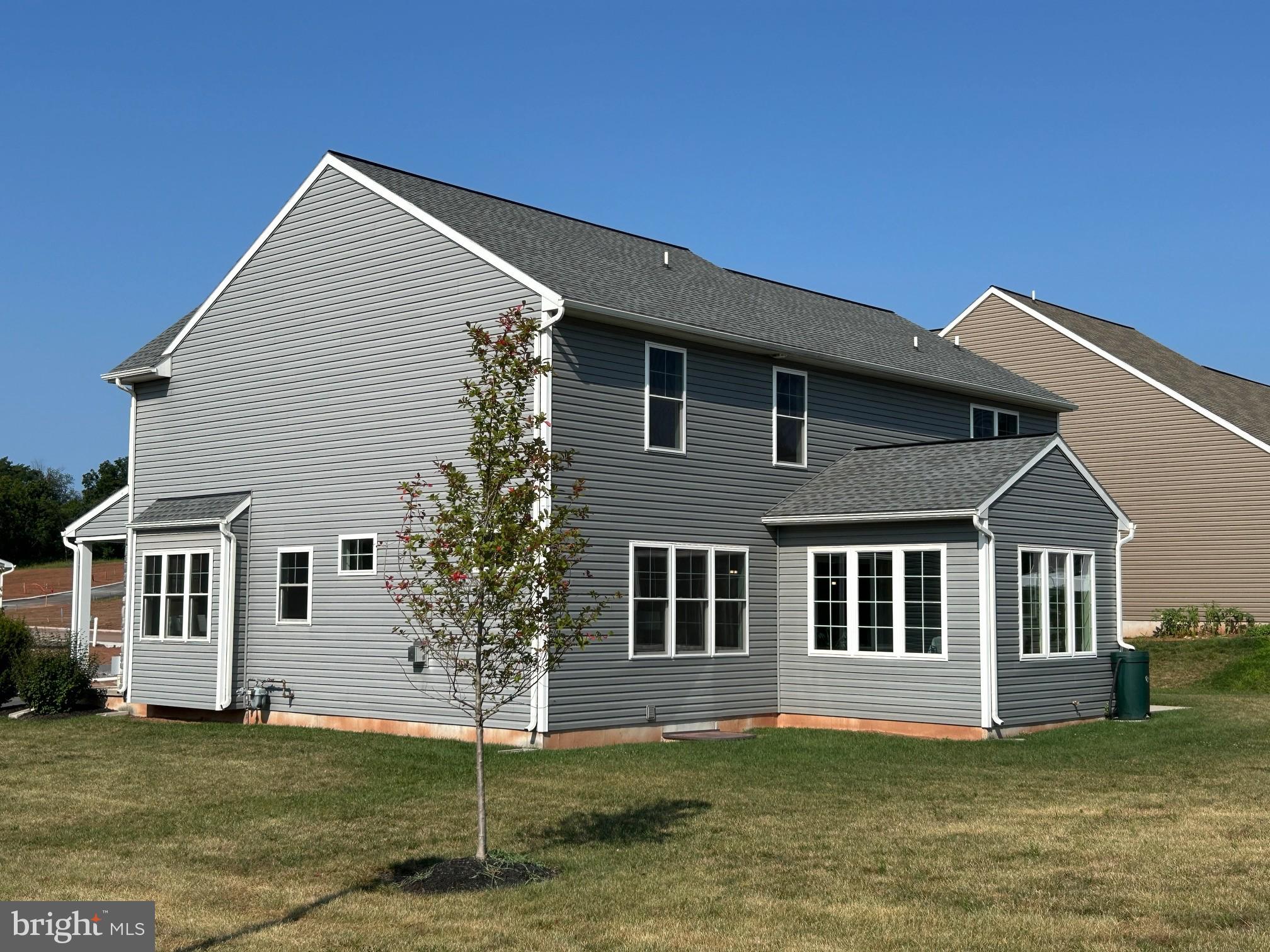 WOODLAND HILLS - Residential