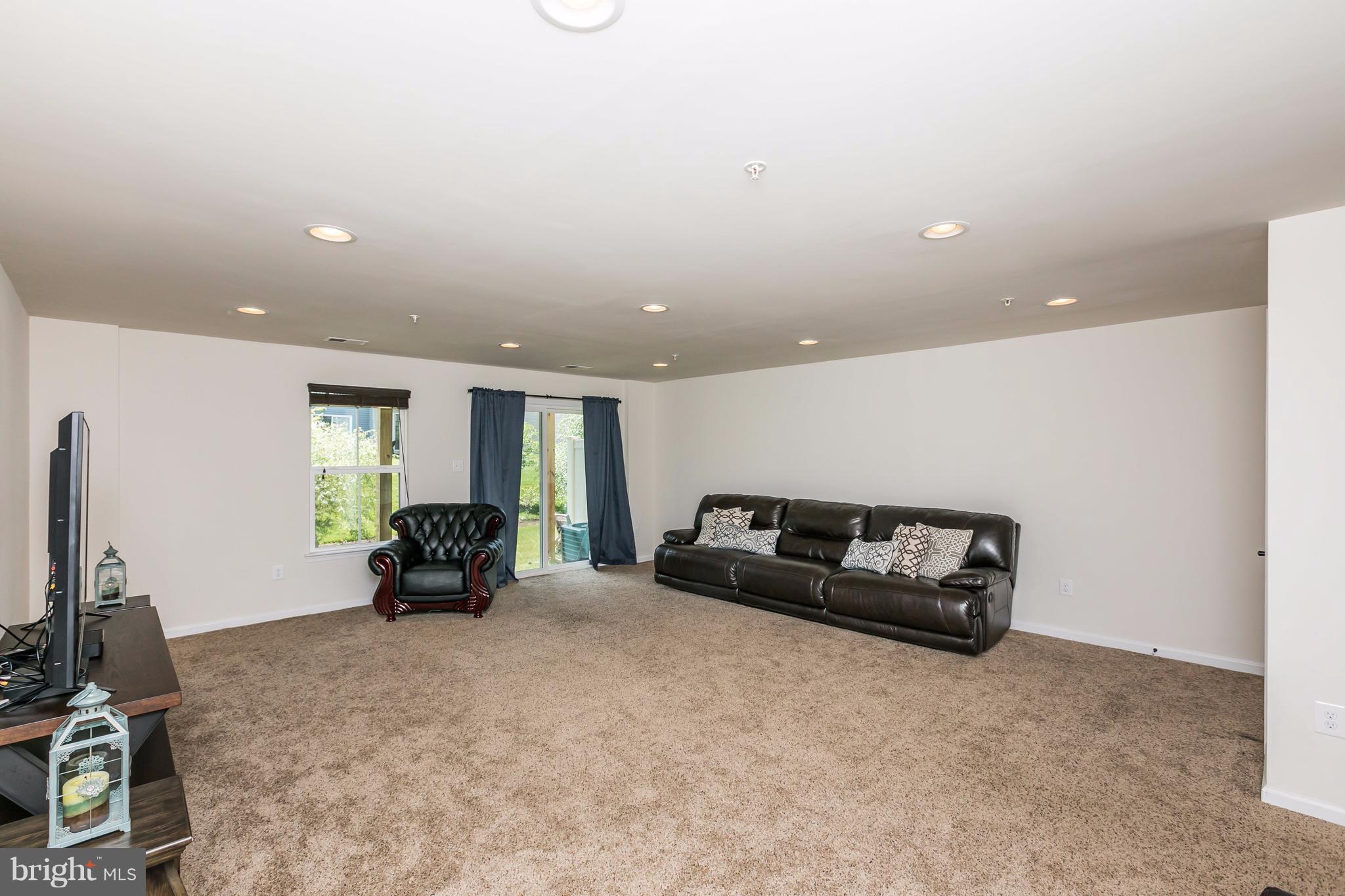 CREEKSIDE VILLAGE AT TANYARD SPRINGS - Residential Lease