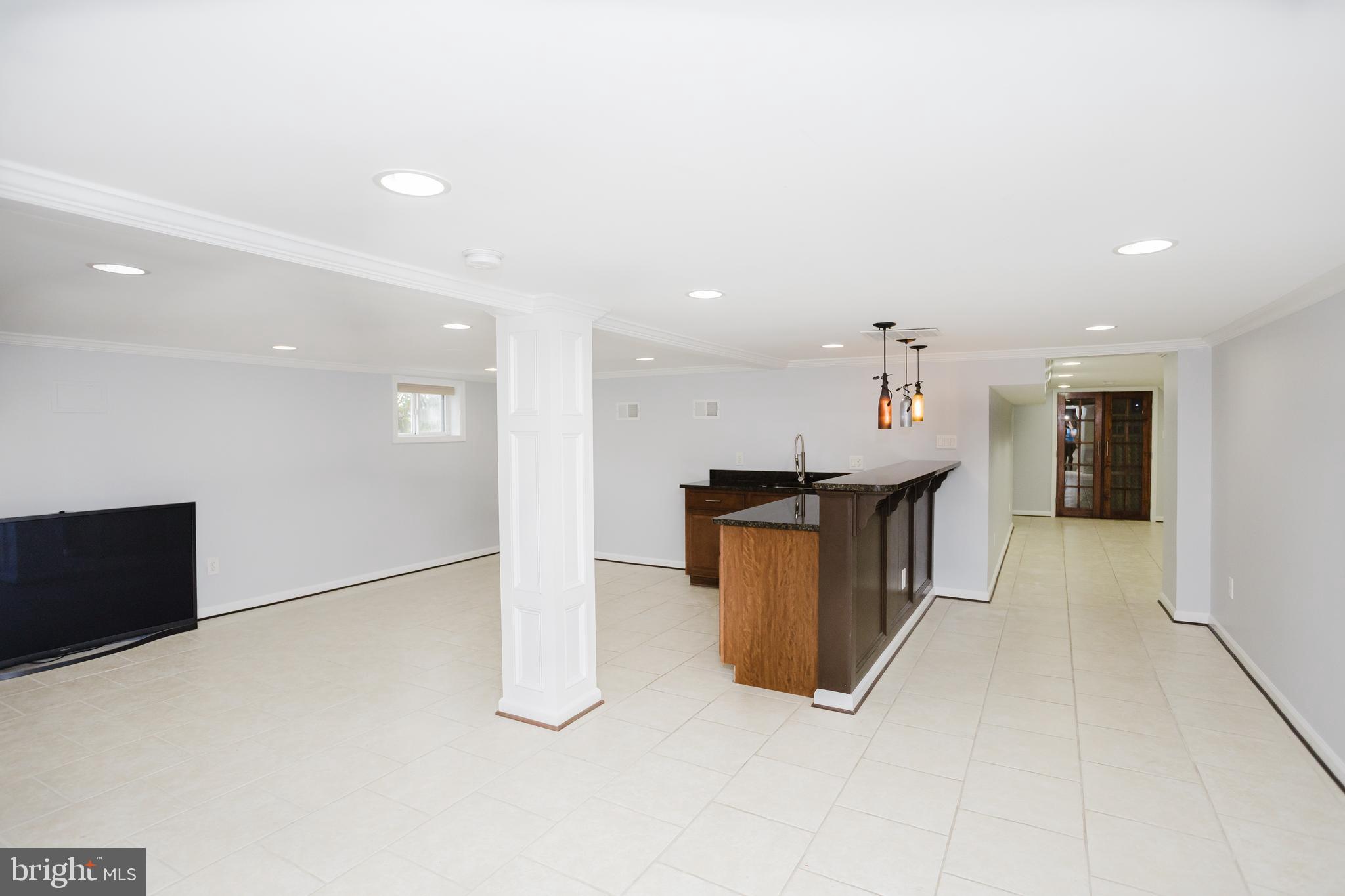 GUNDERVALE - Residential Lease