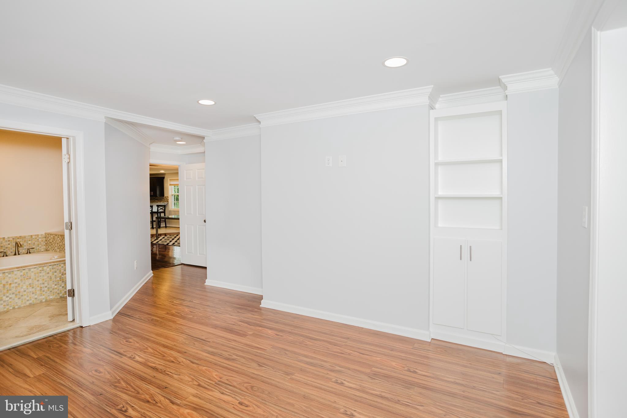 GUNDERVALE - Residential Lease