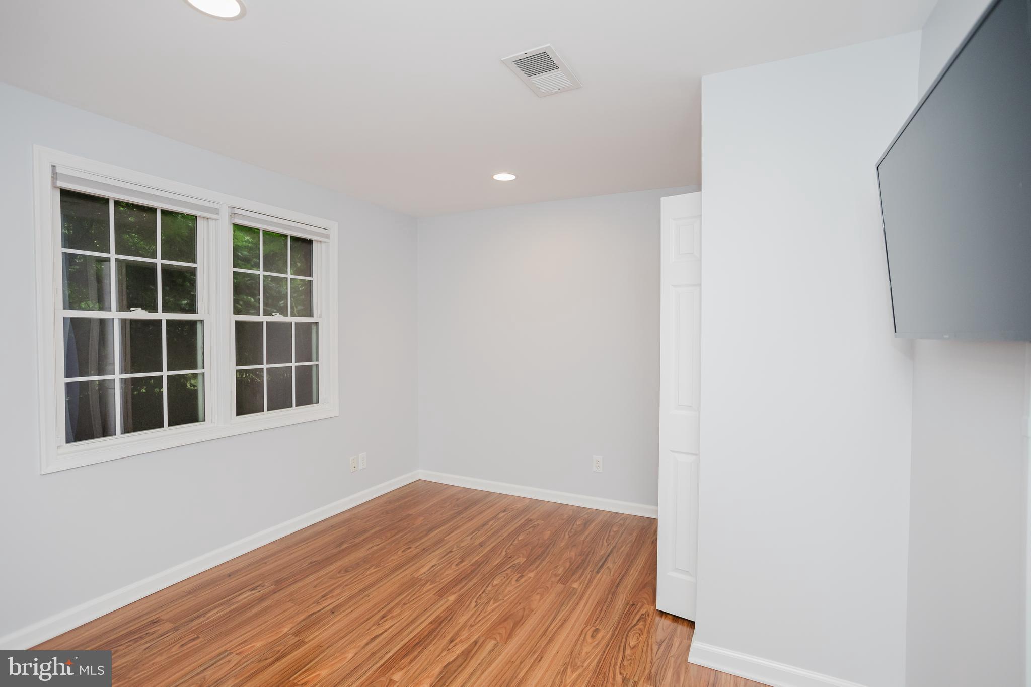 GUNDERVALE - Residential Lease