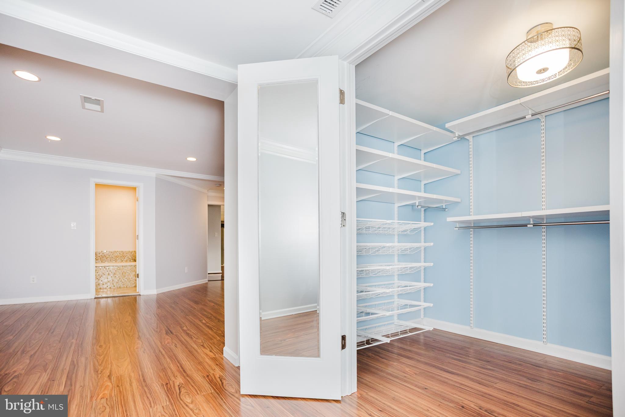 GUNDERVALE - Residential Lease