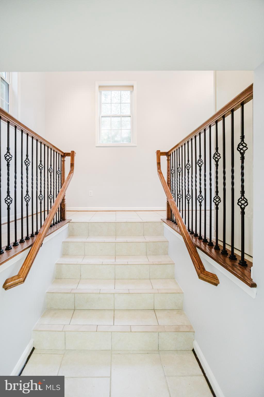 GUNDERVALE - Residential Lease