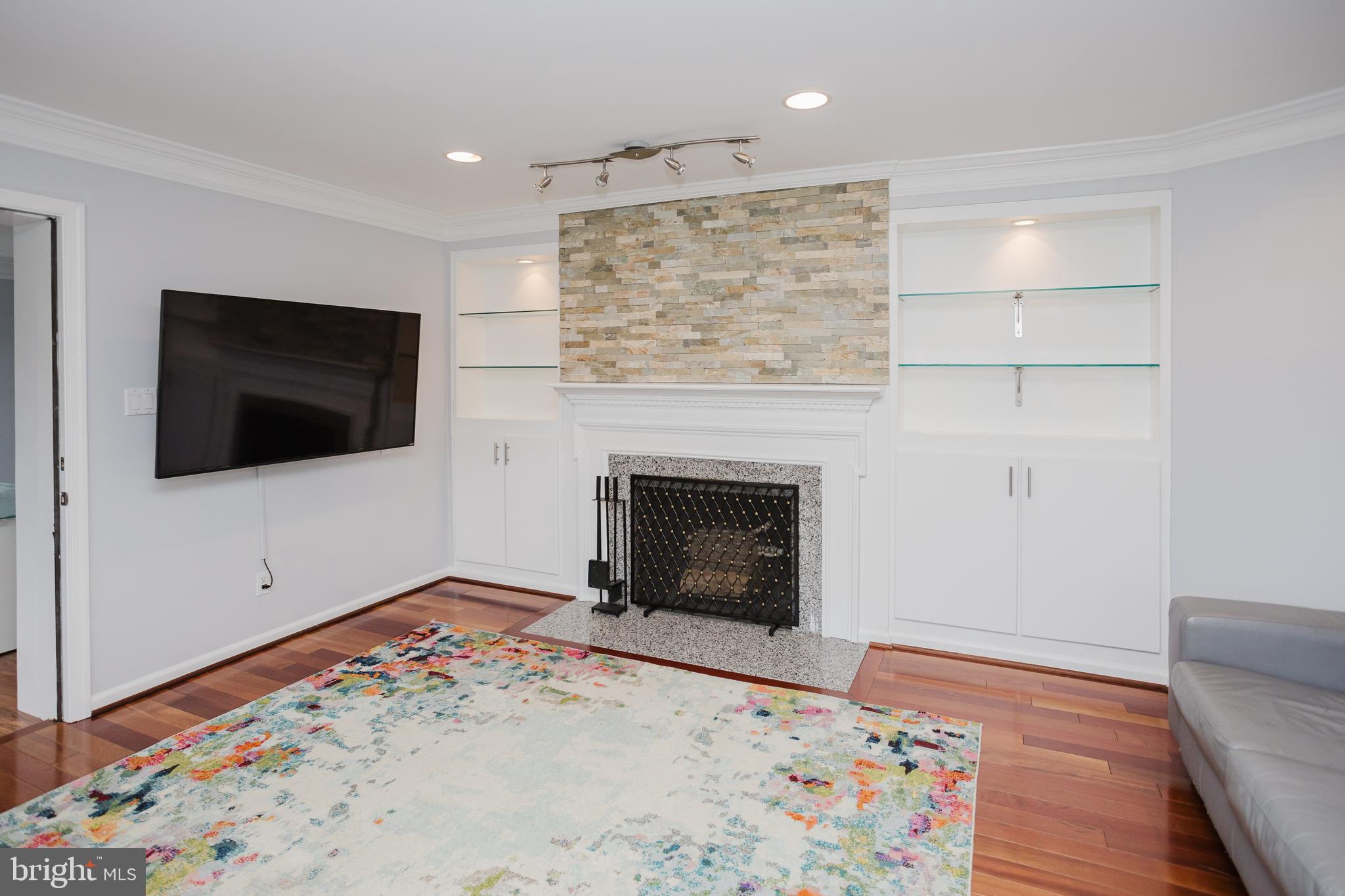 GUNDERVALE - Residential Lease