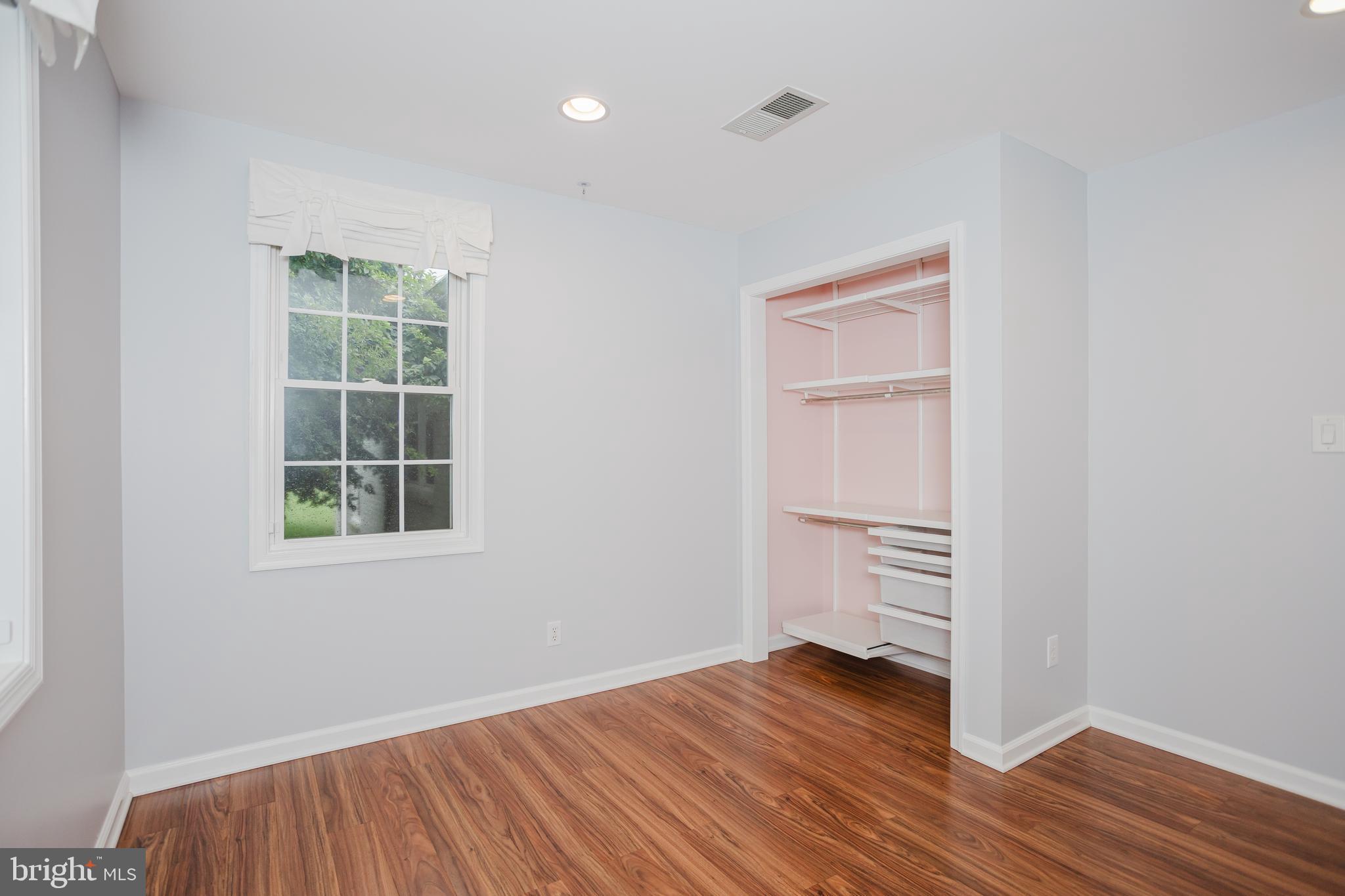 GUNDERVALE - Residential Lease