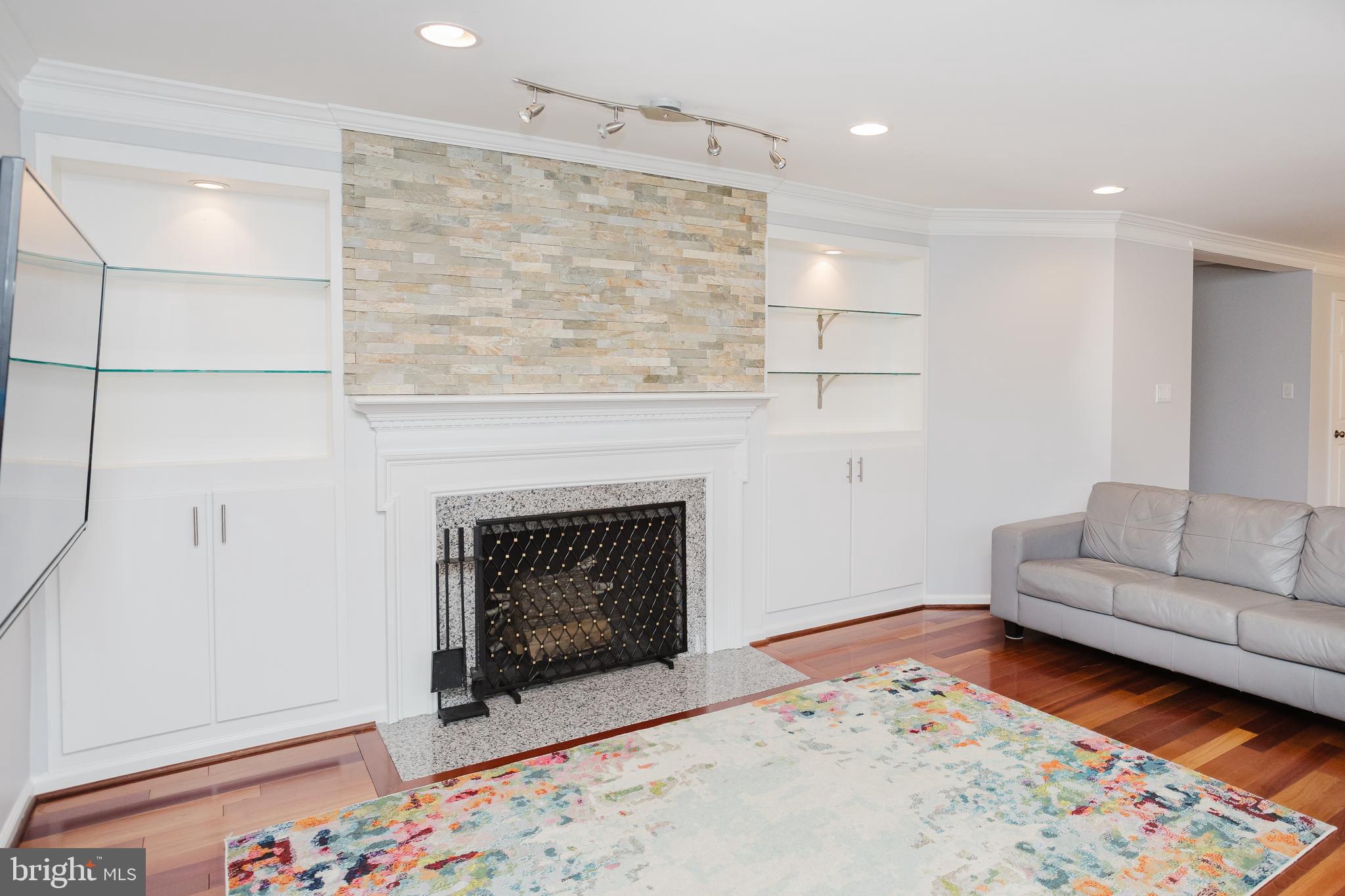 GUNDERVALE - Residential Lease