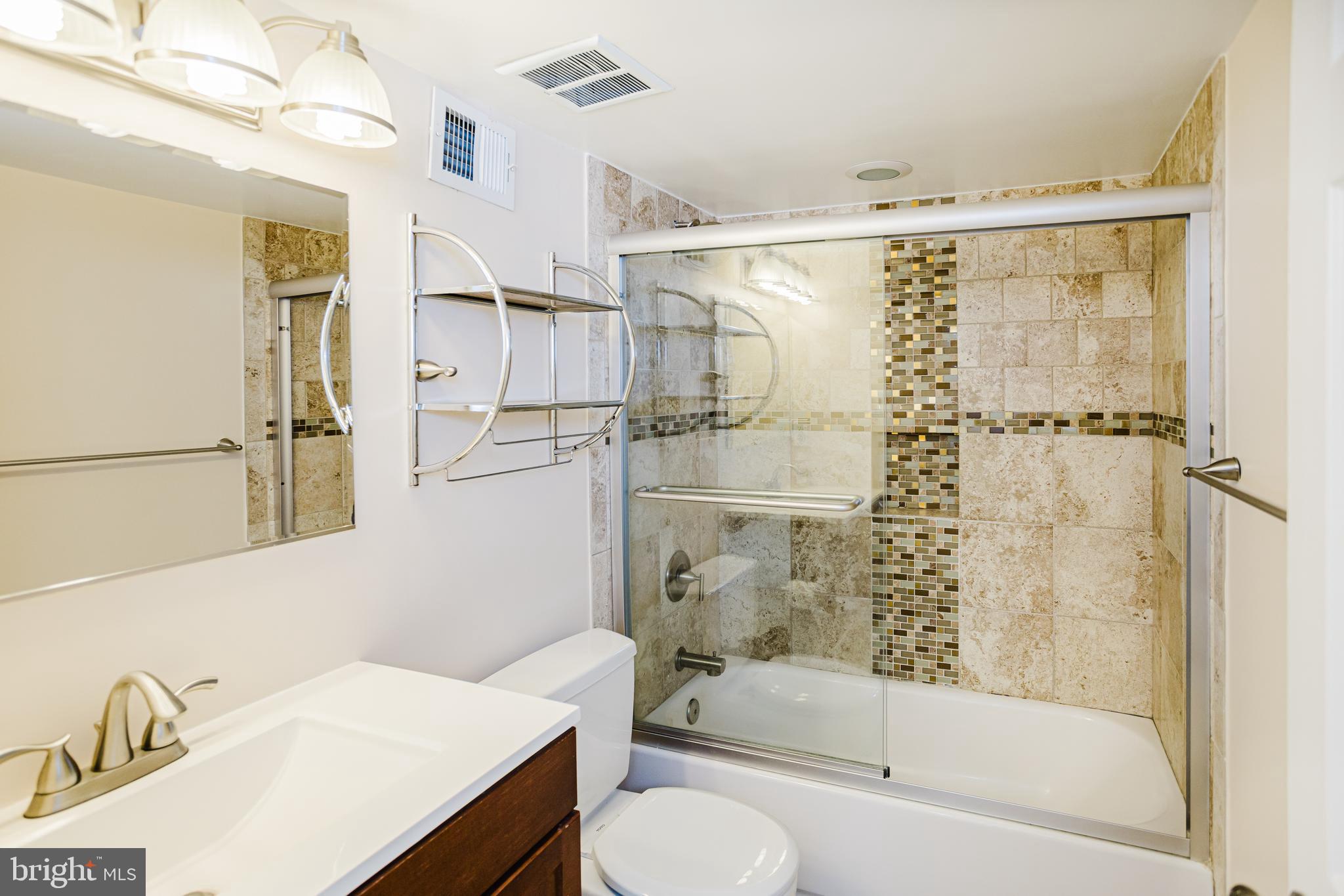 GUNDERVALE - Residential Lease