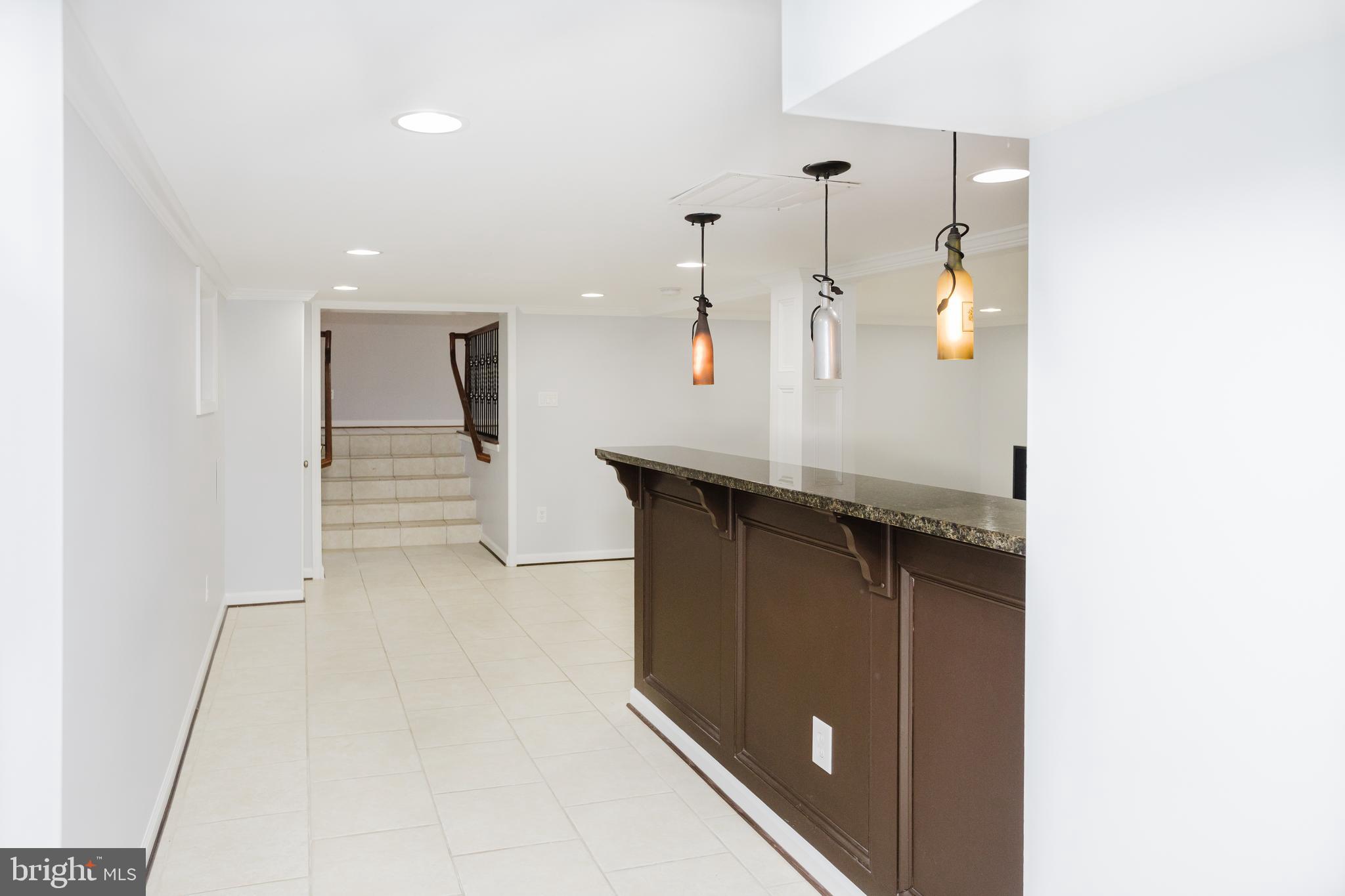 GUNDERVALE - Residential Lease