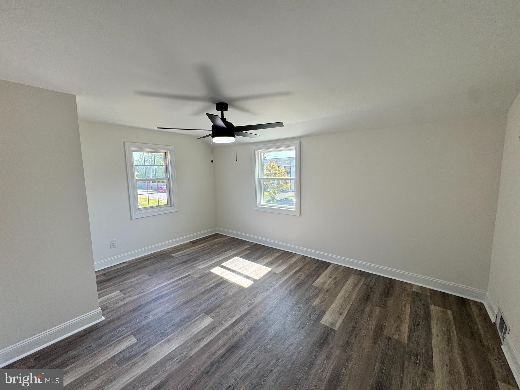 COLLINS PARK - Residential