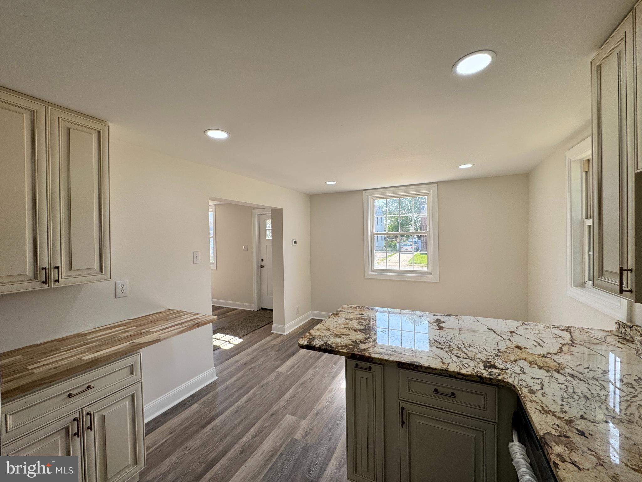 COLLINS PARK - Residential