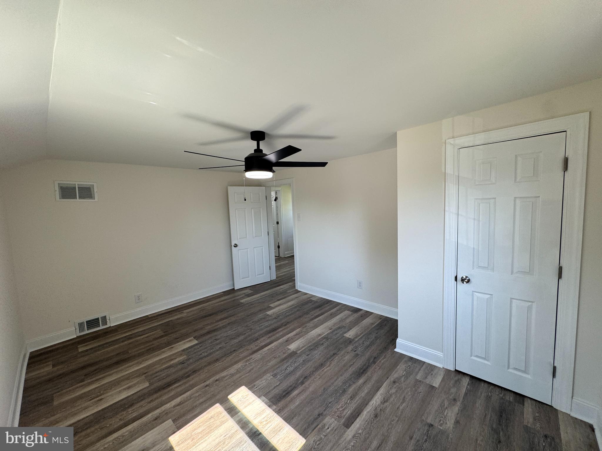 COLLINS PARK - Residential