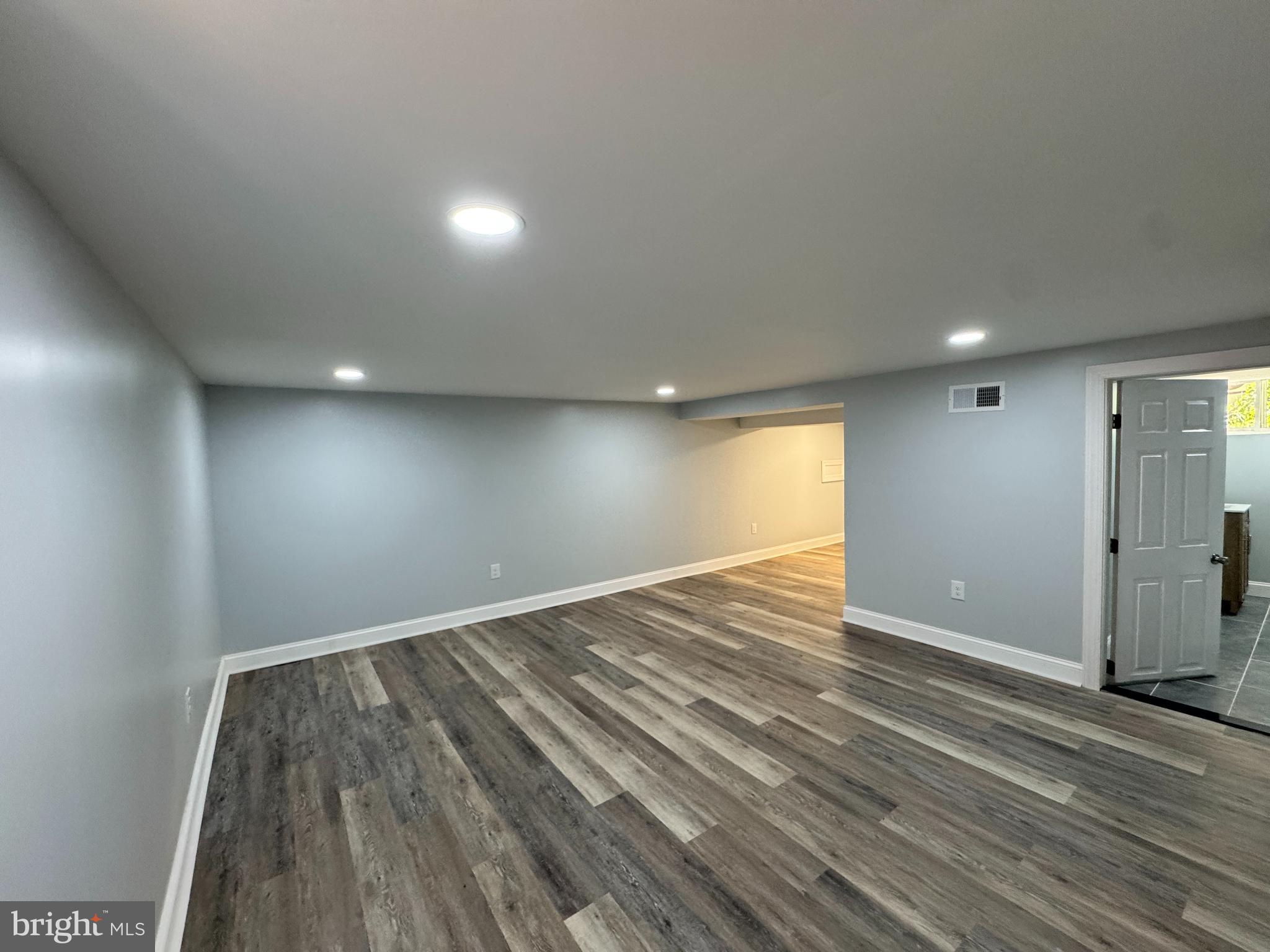 COLLINS PARK - Residential