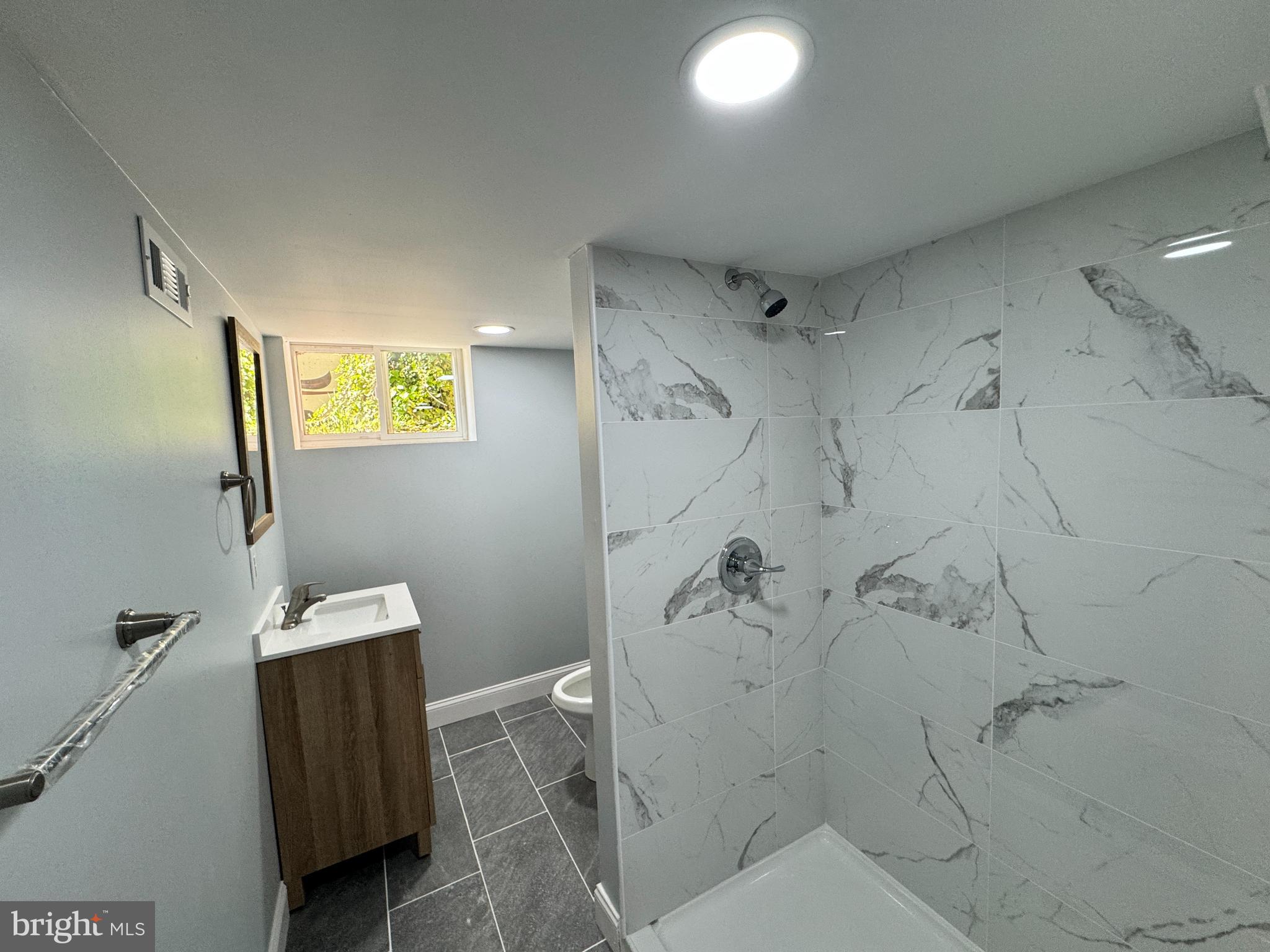 COLLINS PARK - Residential